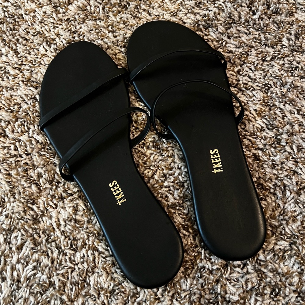 NWOT Tkees size 9 black Gemma